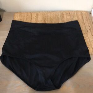 🖤 Coldwater Creek 🖤… Women’s 12… Black Swim Bottoms!